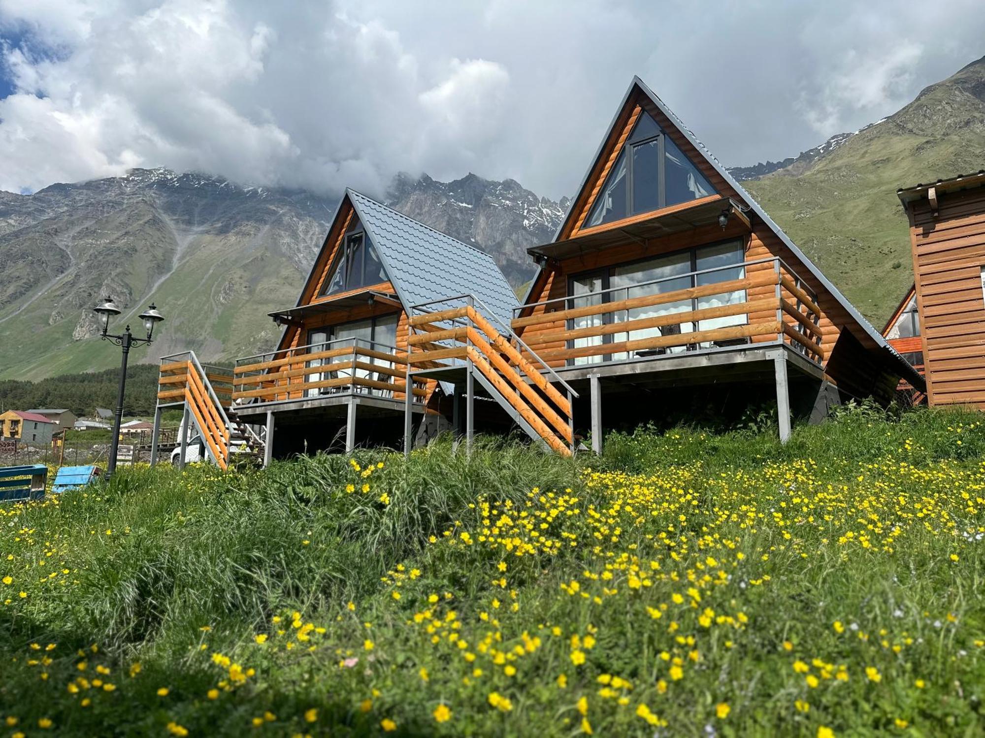 T&T Cottage Kazbegi Eksteriør bilde